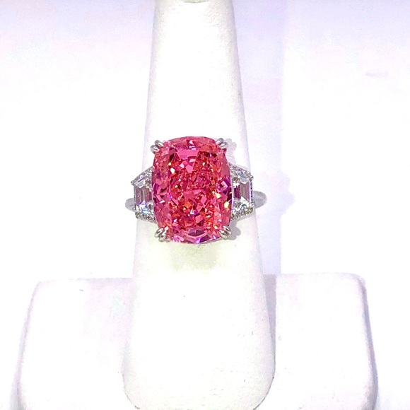 Oval, Round & Baguette Cut Pink & White Diamond Ring - Picture 7 of 16